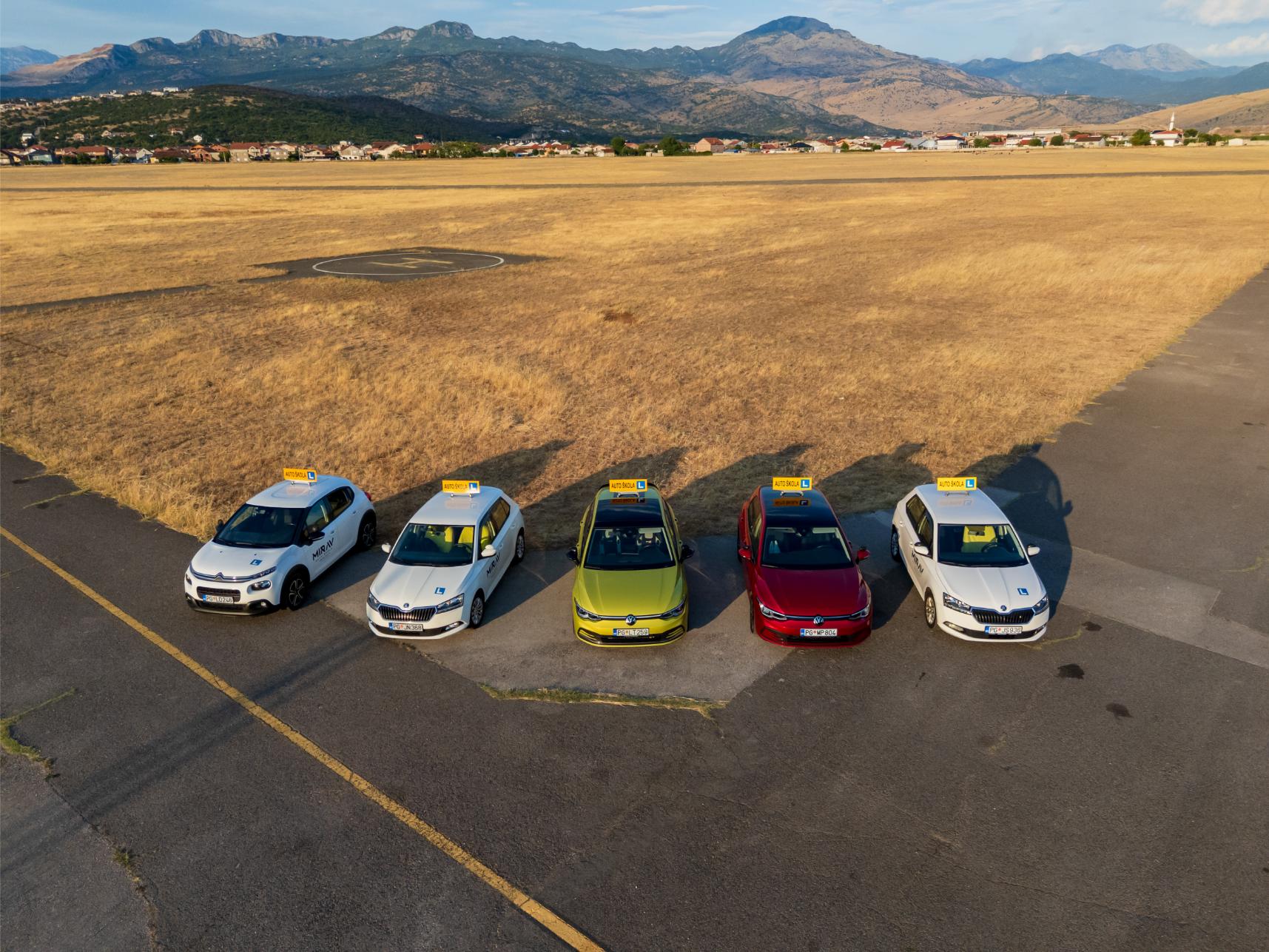 Crveni Golf 8